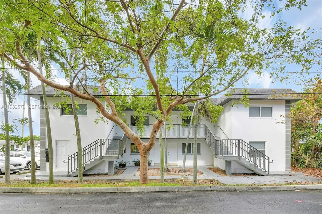 407 SE 9th Court Hallandale Beach FL 33009