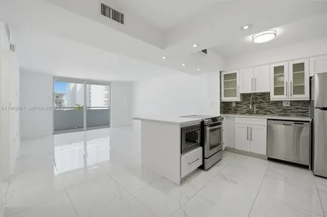 1658 Bay Road Miami Beach FL 33139