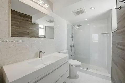 1658 Bay Road Miami Beach FL 33139