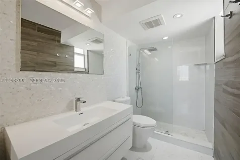 1658 Bay Road Miami Beach FL 33139