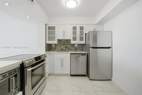 1658 Bay Road Miami Beach FL 33139