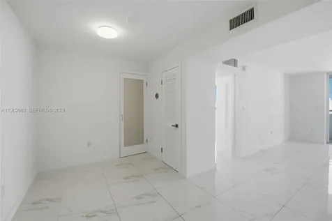 1658 Bay Road Miami Beach FL 33139