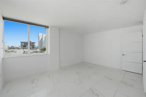 1658 Bay Road Miami Beach FL 33139