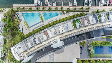 2950 NE 188th Street Aventura FL 33180