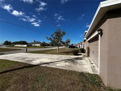 2461 SW Import Drive Port St. Lucie FL 34987
