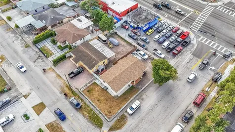 4265 E 8th Avenue Hialeah FL 33013