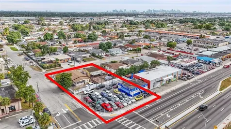 4265 E 8th Avenue Hialeah FL 33013