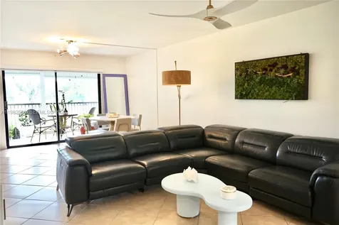 100 SW 130th Terrace Pembroke Pines FL 33027