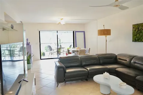 100 SW 130th Terrace Pembroke Pines FL 33027
