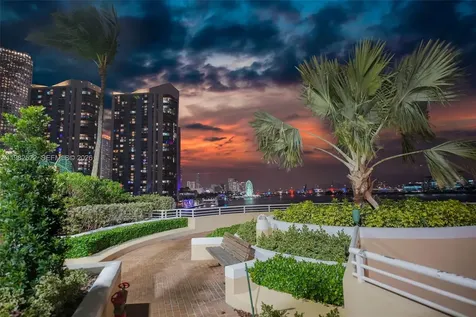808 Brickell Key Drive Miami FL 33131