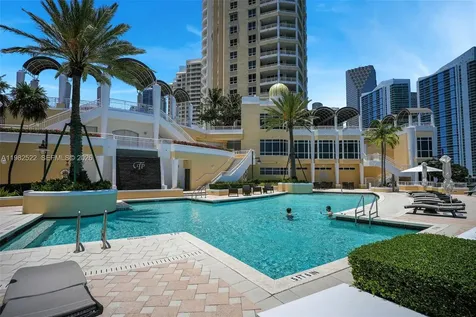 808 Brickell Key Drive Miami FL 33131