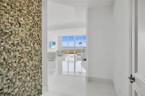 808 Brickell Key Drive Miami FL 33131