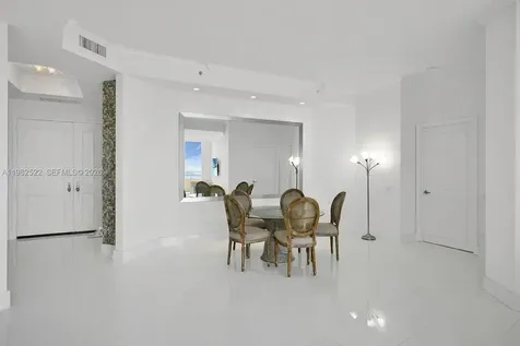 808 Brickell Key Drive Miami FL 33131