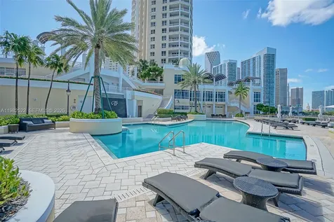 808 Brickell Key Drive Miami FL 33131