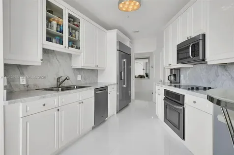 808 Brickell Key Drive Miami FL 33131