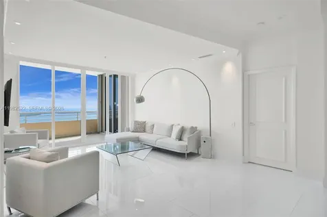 808 Brickell Key Drive Miami FL 33131