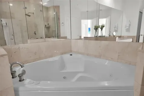 808 Brickell Key Drive Miami FL 33131
