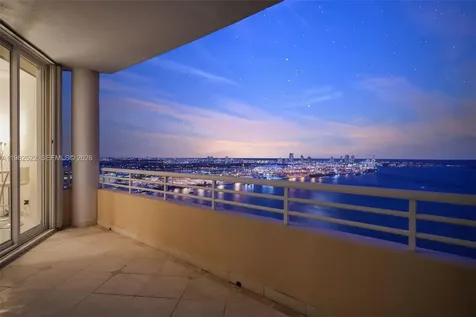808 Brickell Key Drive Miami FL 33131