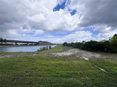 1143 NW 123rd Court Miami FL 33182