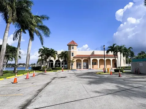 1143 NW 123rd Court Miami FL 33182