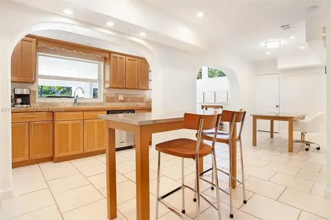 100 SW 26th Road Miami FL 33129