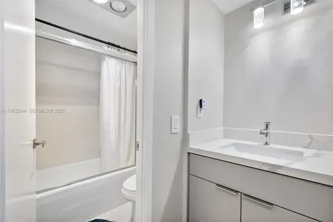 3731 N Country Club Drive Aventura FL 33180