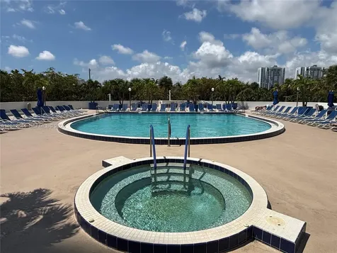3731 N Country Club Drive Aventura FL 33180