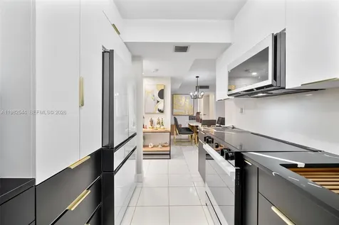 3731 N Country Club Drive Aventura FL 33180