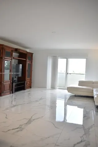8024 Tatum Waterway Drive Miami Beach FL 33141