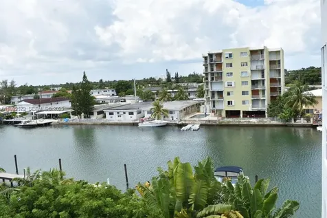 8024 Tatum Waterway Drive Miami Beach FL 33141