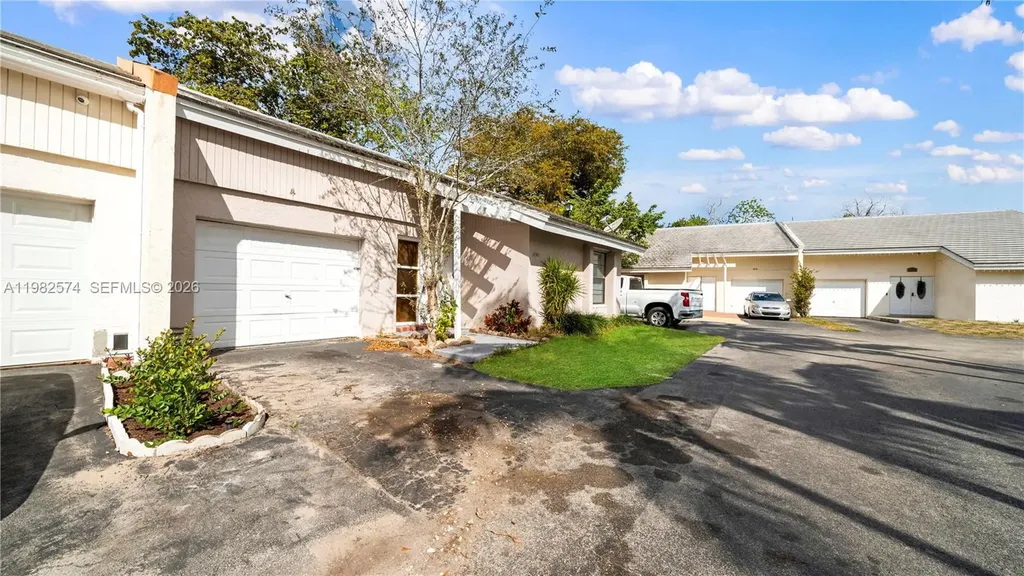 10583 La Placida Drive Coral Springs FL 33065
