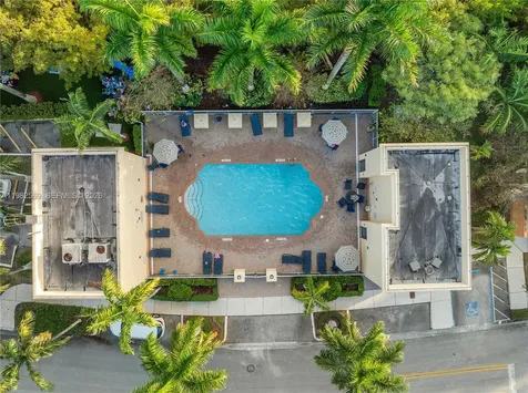 10242 NW 7th Street Miami FL 33172