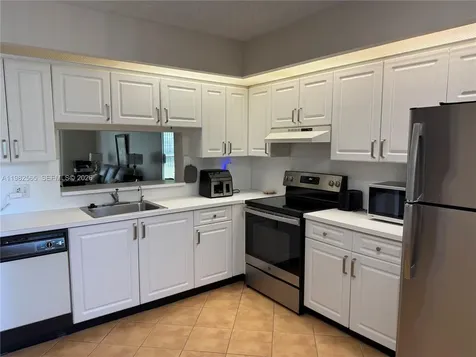 1110 SW 125th Avenue Pembroke Pines FL 33027