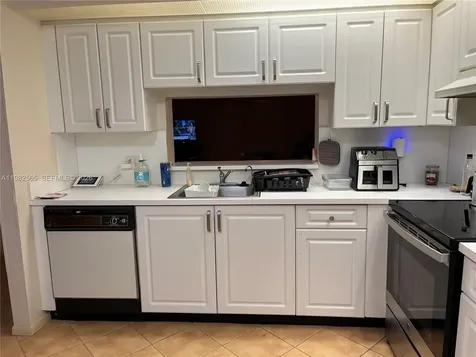 1110 SW 125th Avenue Pembroke Pines FL 33027