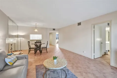 1110 SW 125th Avenue Pembroke Pines FL 33027