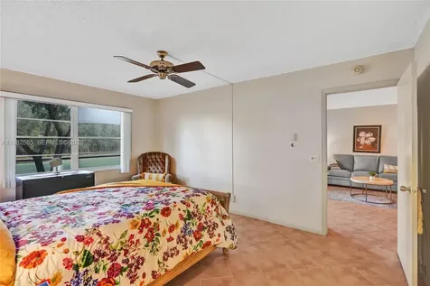 1110 SW 125th Avenue Pembroke Pines FL 33027