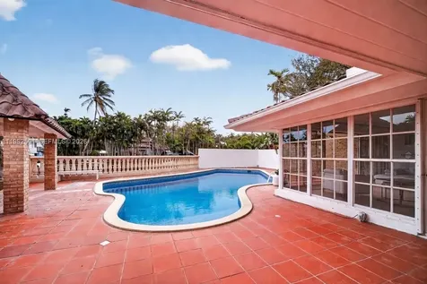 8651 NE 10th Court Miami FL 33138