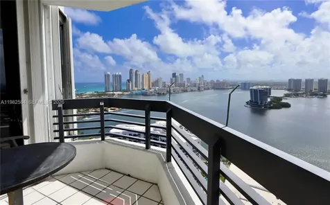 3500 Mystic Pointe Drive Aventura FL 33180