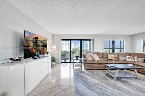 1201 S Ocean Drive Hollywood FL 33019
