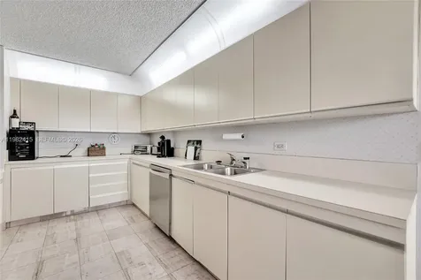 1201 S Ocean Drive Hollywood FL 33019