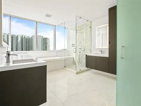851 NE 1st Avenue Miami FL 33132
