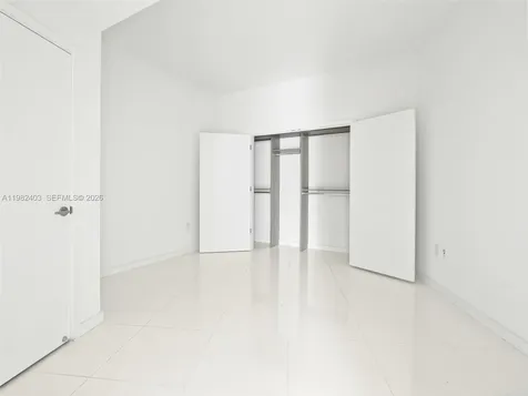 851 NE 1st Avenue Miami FL 33132