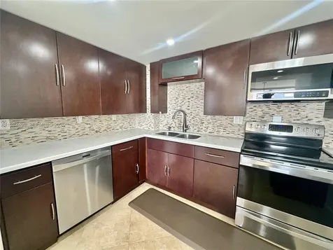 3180 S Ocean Drive Hallandale Beach FL 33009