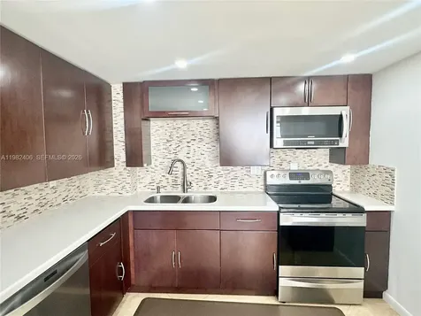3180 S Ocean Drive Hallandale Beach FL 33009