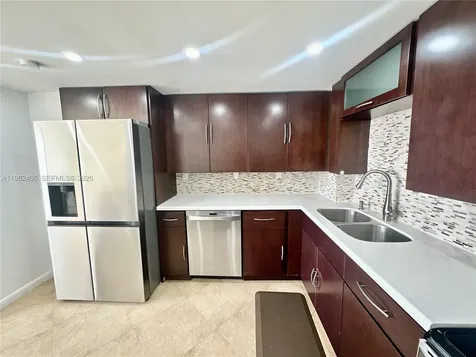 3180 S Ocean Drive Hallandale Beach FL 33009