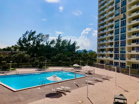 3180 S Ocean Drive Hallandale Beach FL 33009