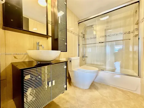 3180 S Ocean Drive Hallandale Beach FL 33009