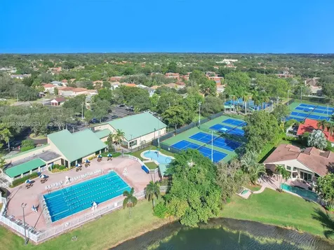 2640 Rampart Way N Cooper City FL 33026