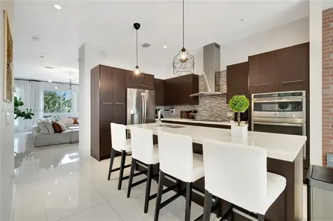 6630 NW 104th Path Doral FL 33178
