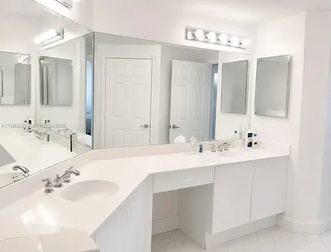 11210 NW 73rd Terrace Doral FL 33178